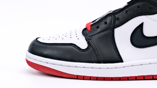 Air Jordan 1 Low OG Black Toe8