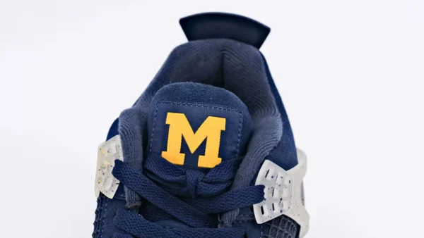 Air Jordan 4 PE Michigan 6webp133