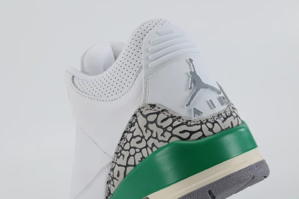 Wmns Air Jordan 3 Retro Lucky Green Replica4