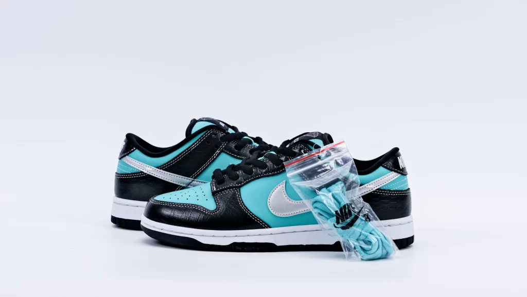 NK-Dunk-SB-Low-Diamond-Supply-Co.Tiffany10-1024x577-1