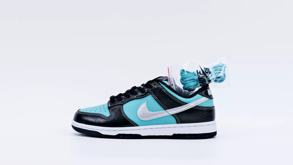 NK-Dunk-SB-Low-Diamond-Supply-Co.Tiffany6-1024x577-1