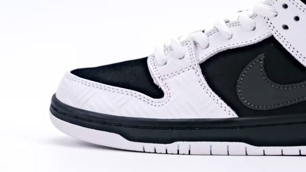 TIGHTBOOTH x NK SB Dunk Low2