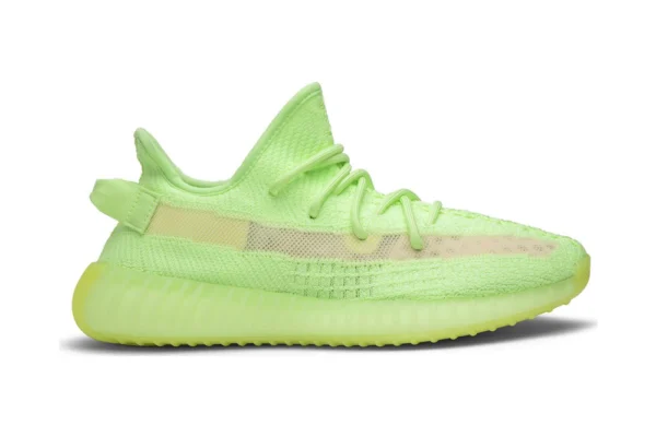 The Yeezy Boost 350 V2 GID 'Glow', 1:1 top quality replica shoes. Material and shoe type are 100% accurate.