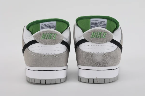 dunk low sb chlorophyll replica 8