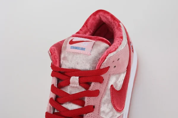 strangelove x dunk low sb valentines day special box replica 6