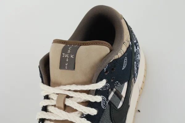 travis scott dunk low premium qs sb cactus jack replica.webp 6