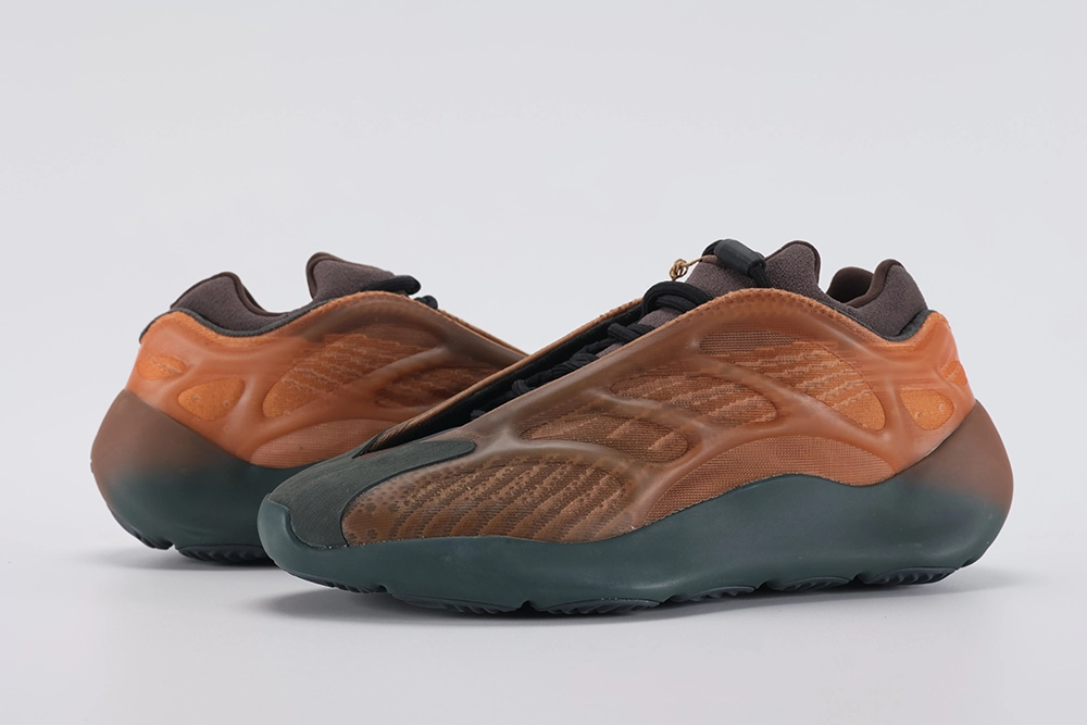 yeezy-700-v3-copper-fade-replica