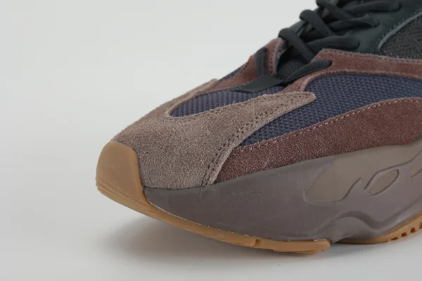 yeezy boost 700 mauve replica 3