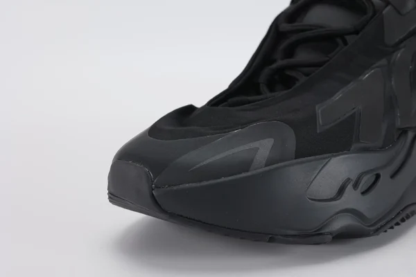 yeezy boost 700 mnvn triple black replica 4