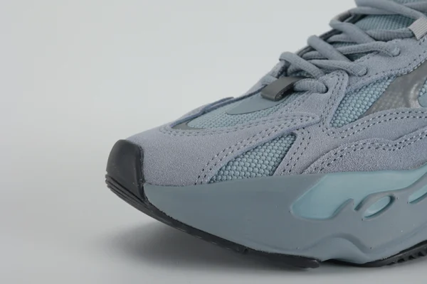 yeezy boost 700 v2 hospital blue replica 3