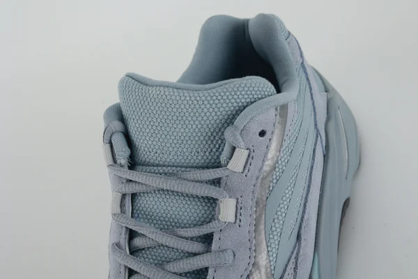 yeezy boost 700 v2 hospital blue replica 5webp339