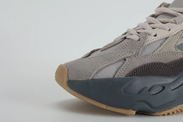 yeezy boost 700 v2 tephra replica 3