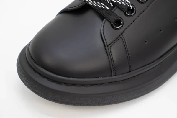 Alexander McQueen Oversized Sneaker Black REPS 2